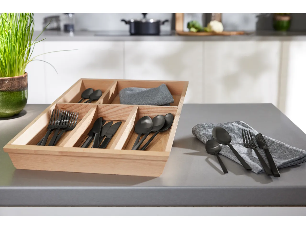 Servizio di posate , prezzo 14,99 EUR
Servizio di posate 16 pezzi
- Lavabili ...