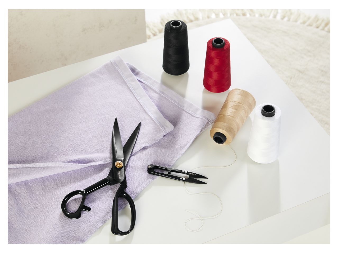 Filo per cucito Overlock , prezzo 1.99 EUR
Filo per cucito Overlock 2500 m
- Filo ...