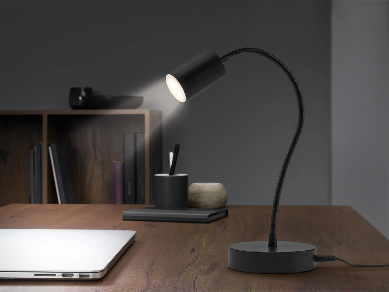 Lampada LED da tavolo o con morsetto , prezzo 8.99 EUR
Lampada LED da tavolo o ...