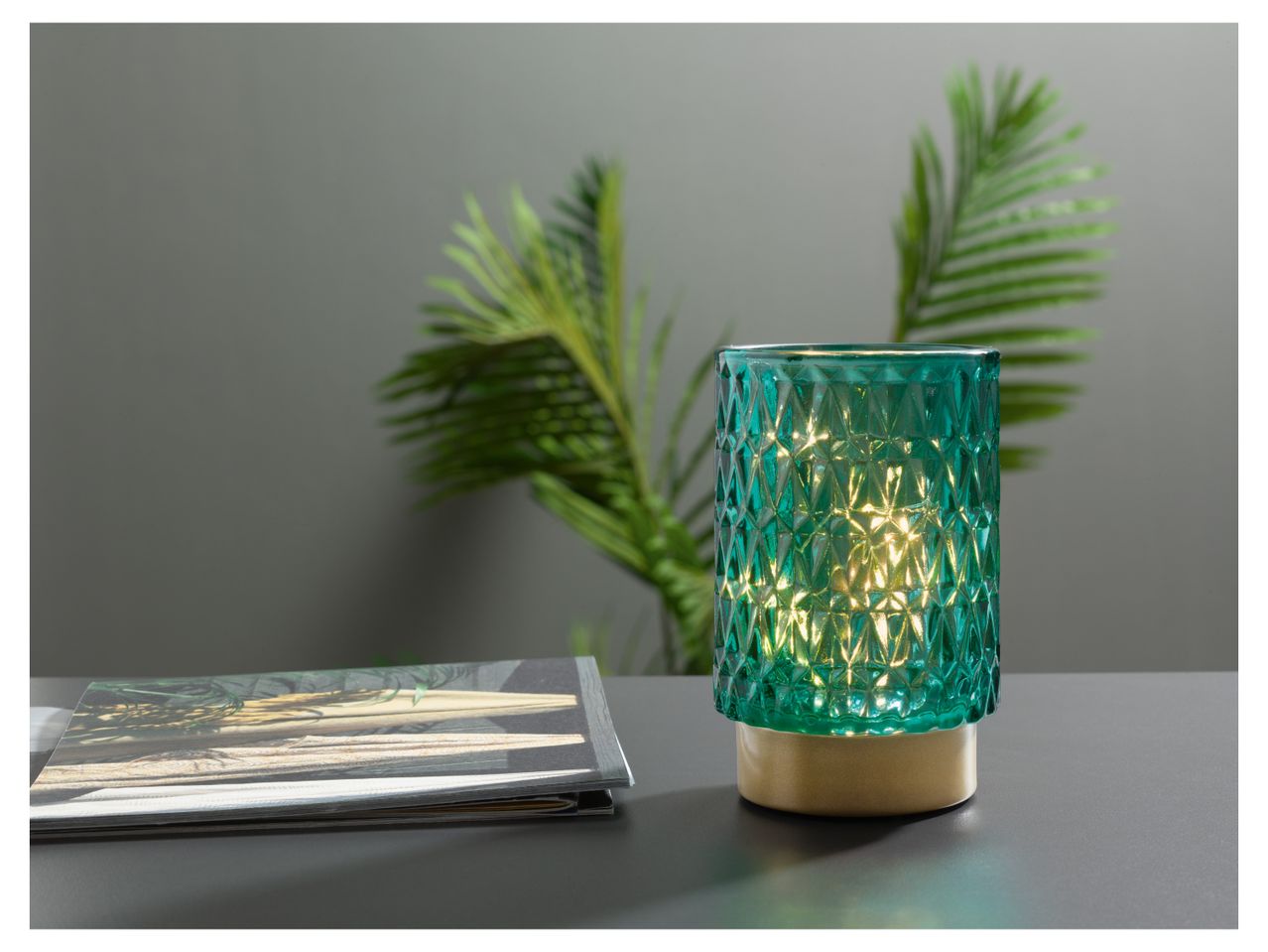 Lampada LED da tavolo , prezzo 7.99 EUR
Lampada LED da tavolo
- Funzionamento ...