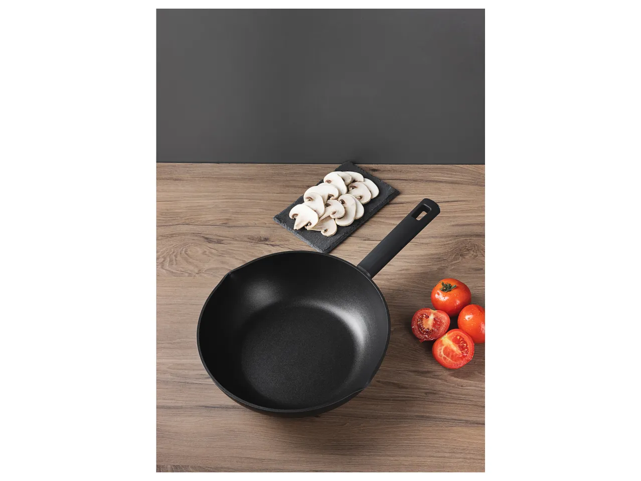 Wok in alluminio forgiato , prezzo 19.99 EUR
Wok in alluminio forgiato Ø 28 cm ...