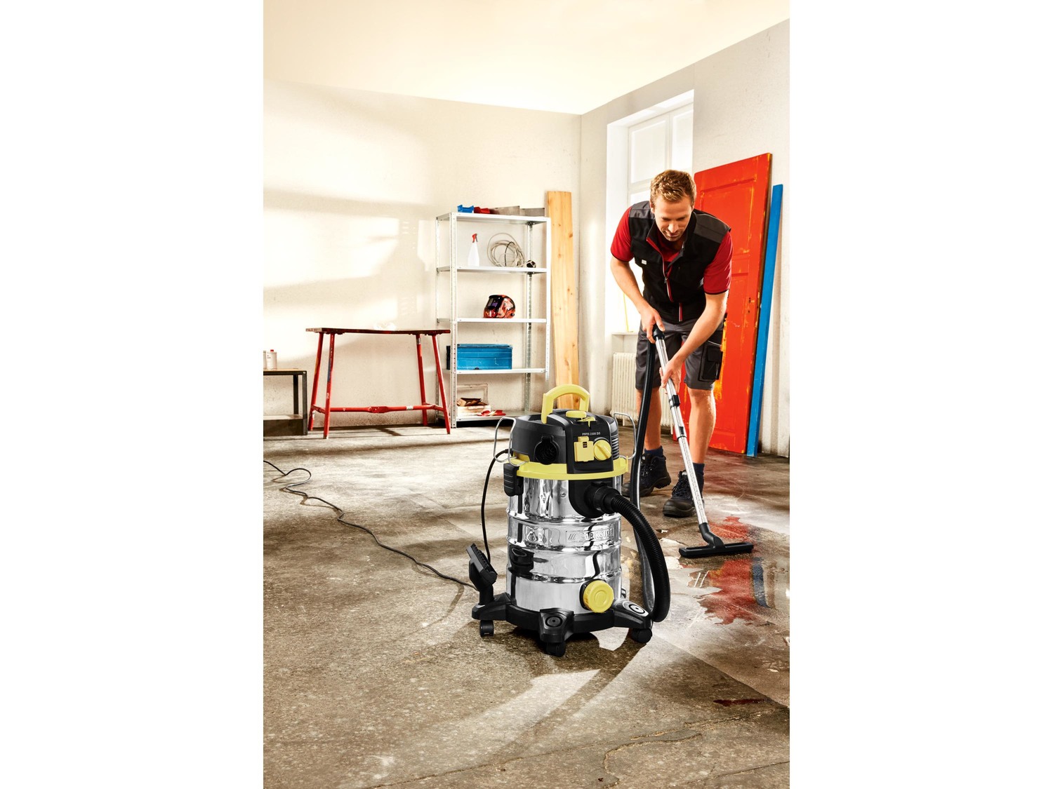 Aspirapolvere-liquidi , prezzo 79.00 €
- Presa per apparecchi elettrici ...