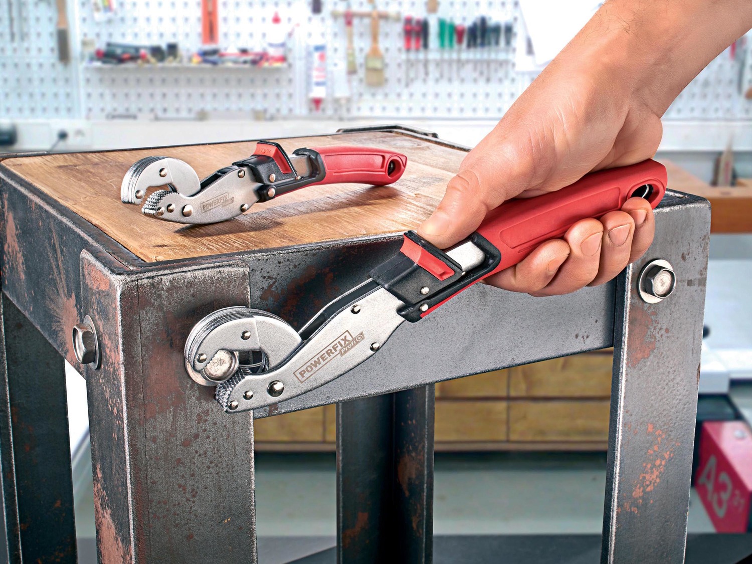 Chiave multifunzione, 2 pezzi Powerfix, prezzo 9.99 €
- In acciaio al ...