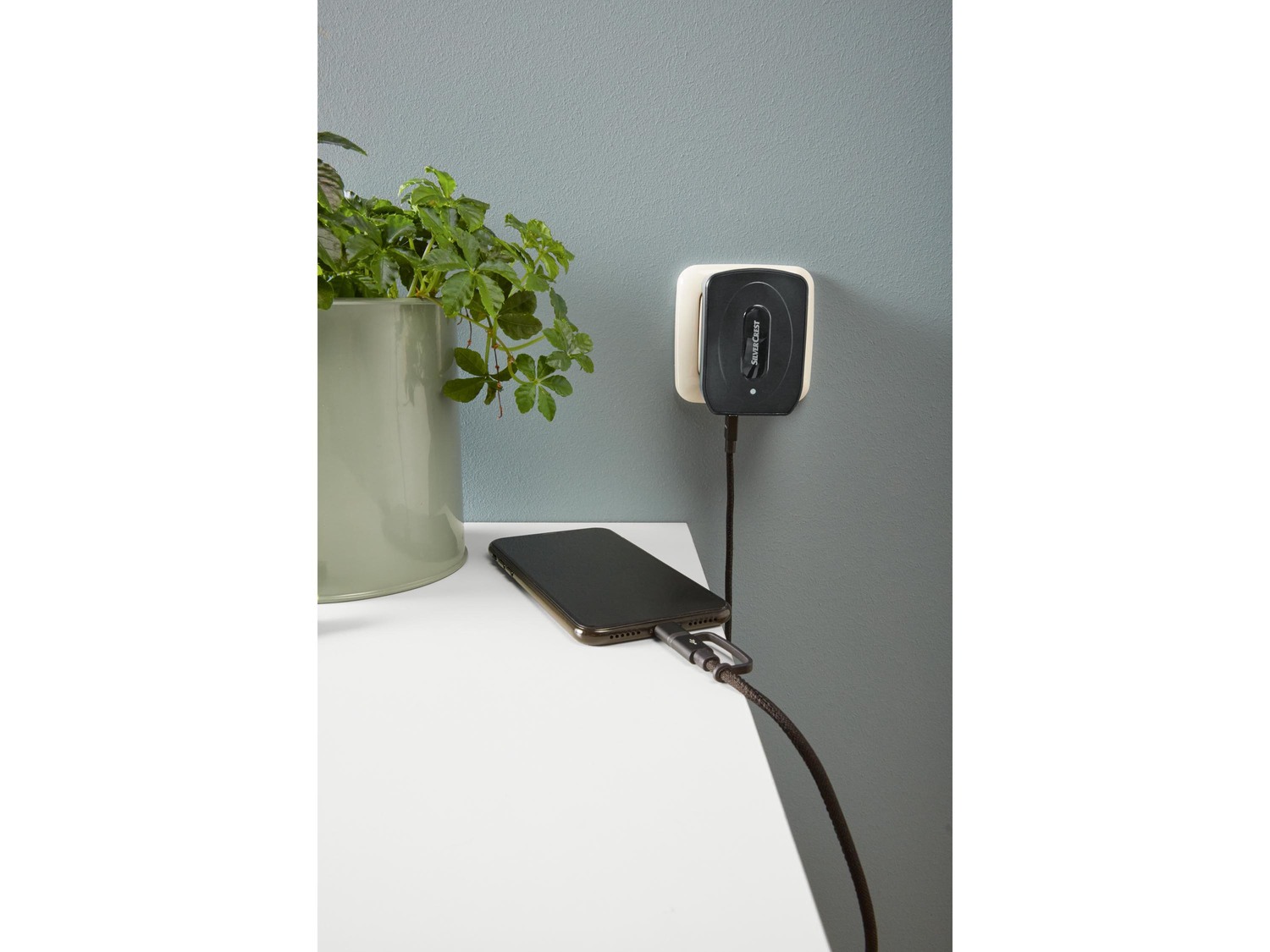 Caricabatterie USB Silvercrest, prezzo 9.99 €
- Con porta Qualcomm Quick ...