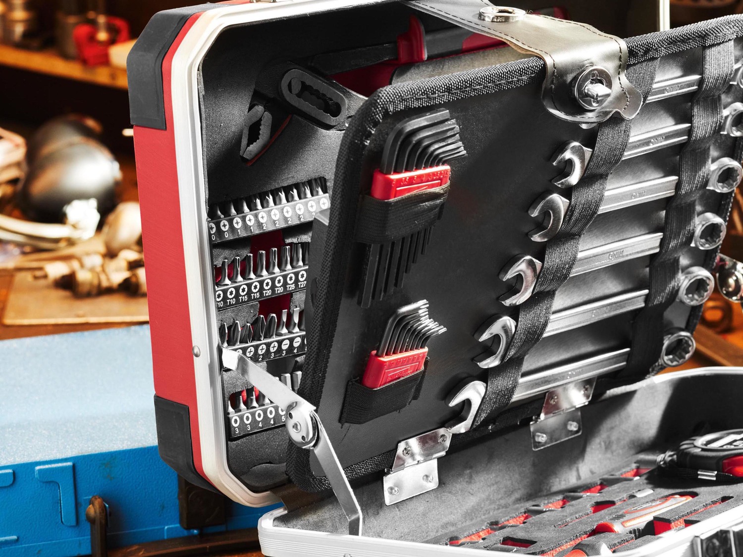 Valigetta con utensili, 102 pezzi Powerfix, prezzo 69.00 €