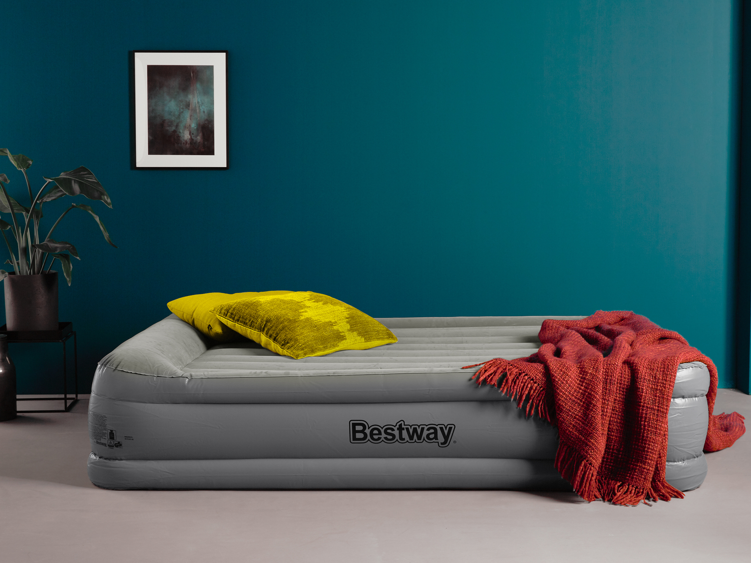 Letto gonfiabile con pompa integrata , prezzo 44.00 €
- Con 3 strati ...