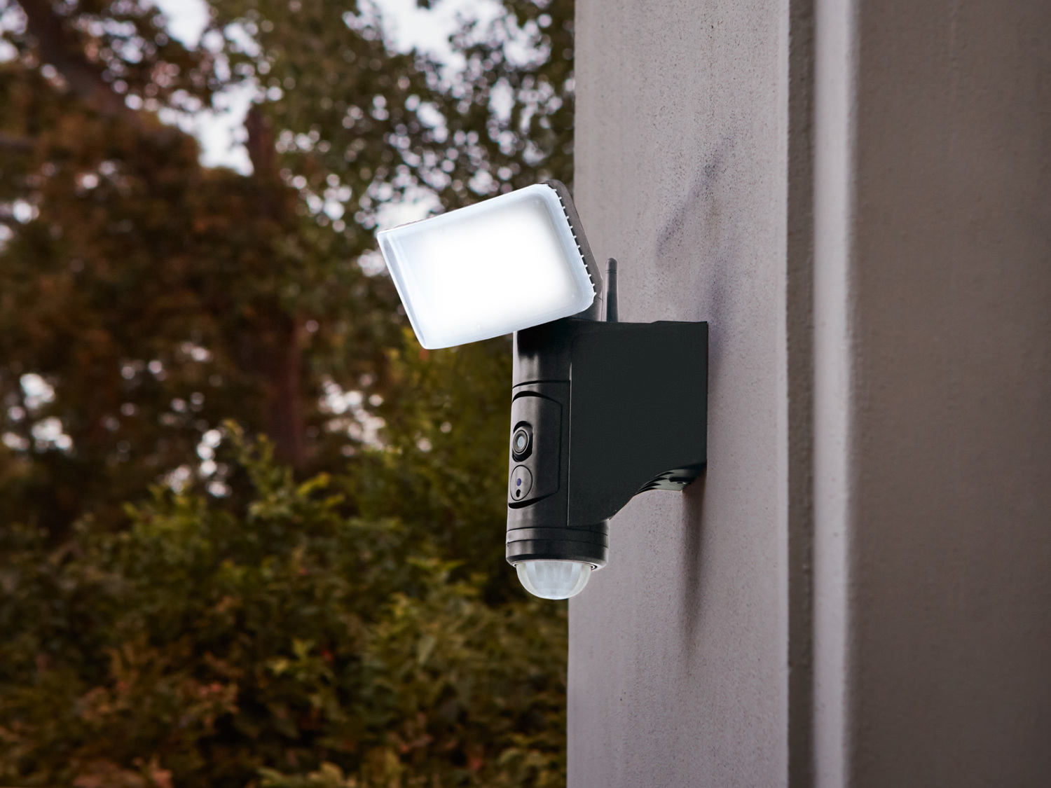 Videocamera da esterni WLAN con faro LED , le prix 49.00 €
Per la tua ...