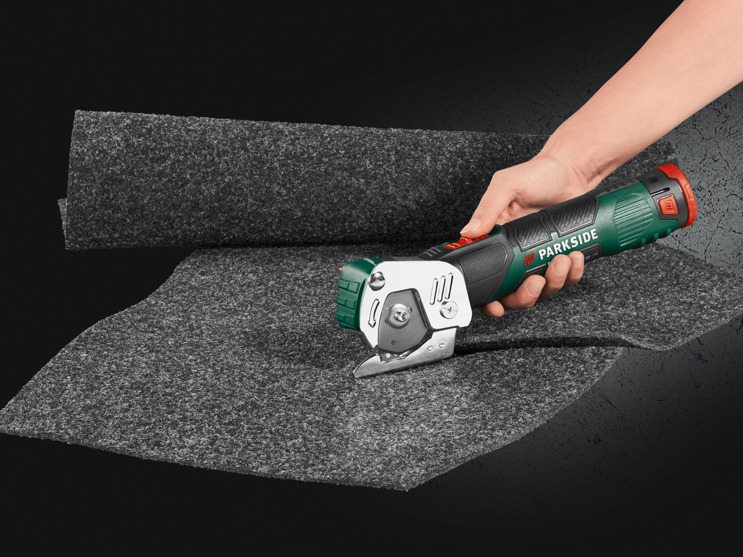 Taglierina multifunzione ricaricabile Parkside, le prix 39.99 €
- Lama autoaffilante
- ...