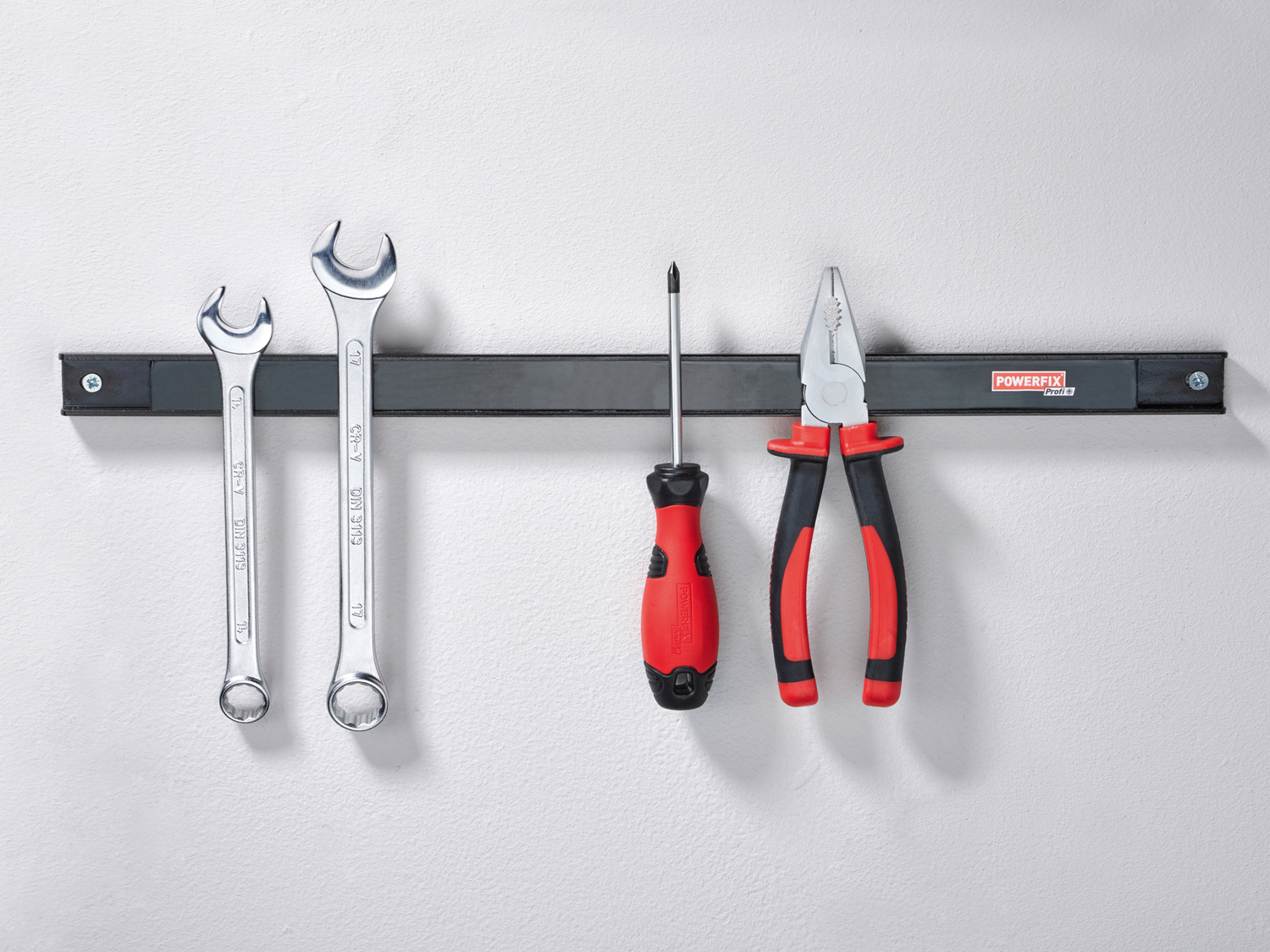 Barra magnetica portautensili Powerfix, prezzo 9.99 €
3 pezzi
- Materiale ...