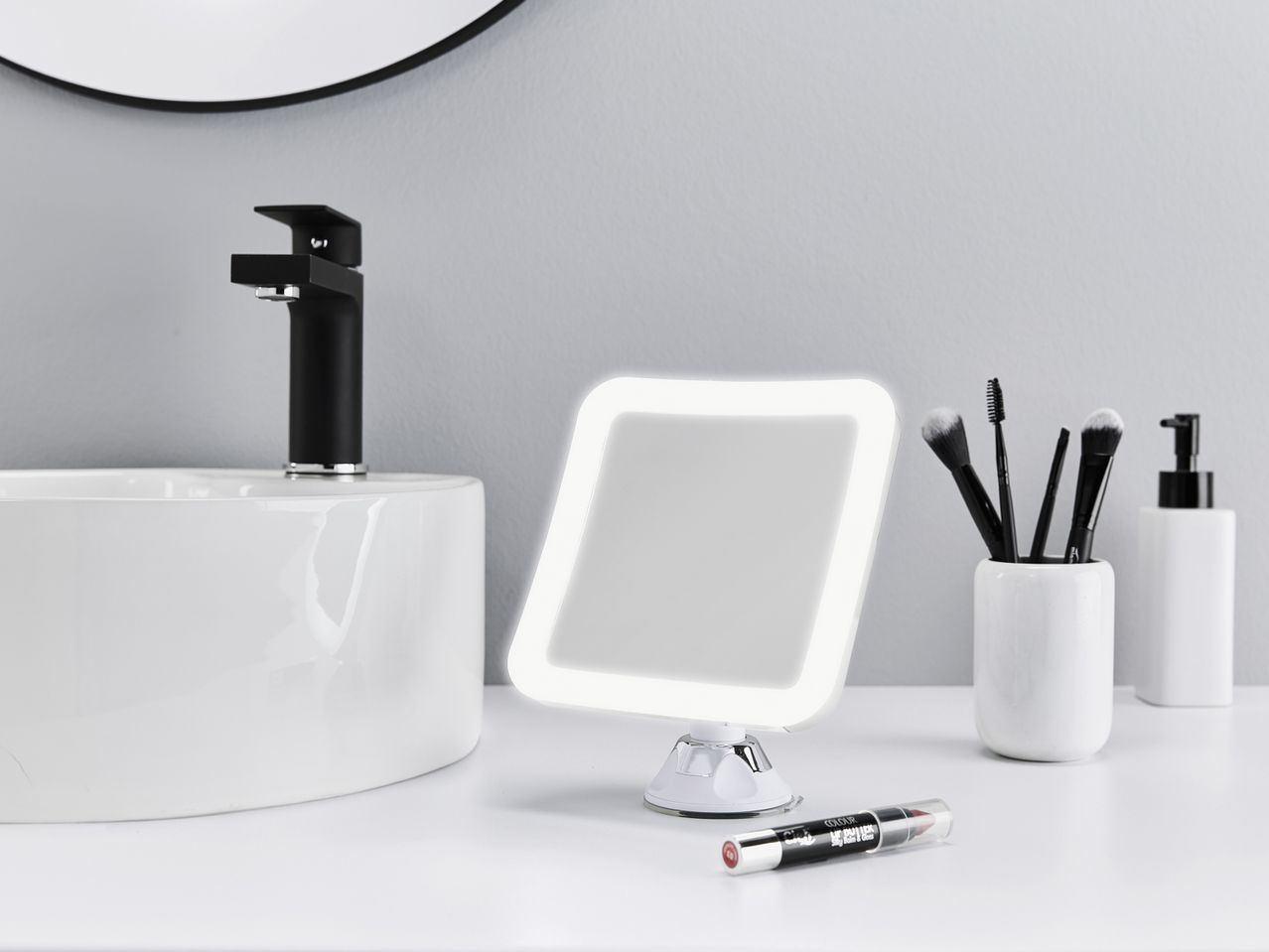 Specchio a LED per il trucco , prezzo 17,99 EUR
Specchio a LED per il trucco
- ...