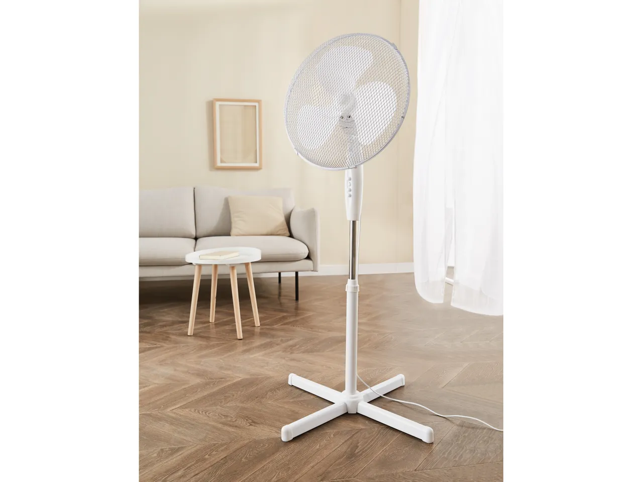 Ventilatore a piantana , prezzo 24.99 EUR
Ventilatore a piantana
- Oscillazione ...