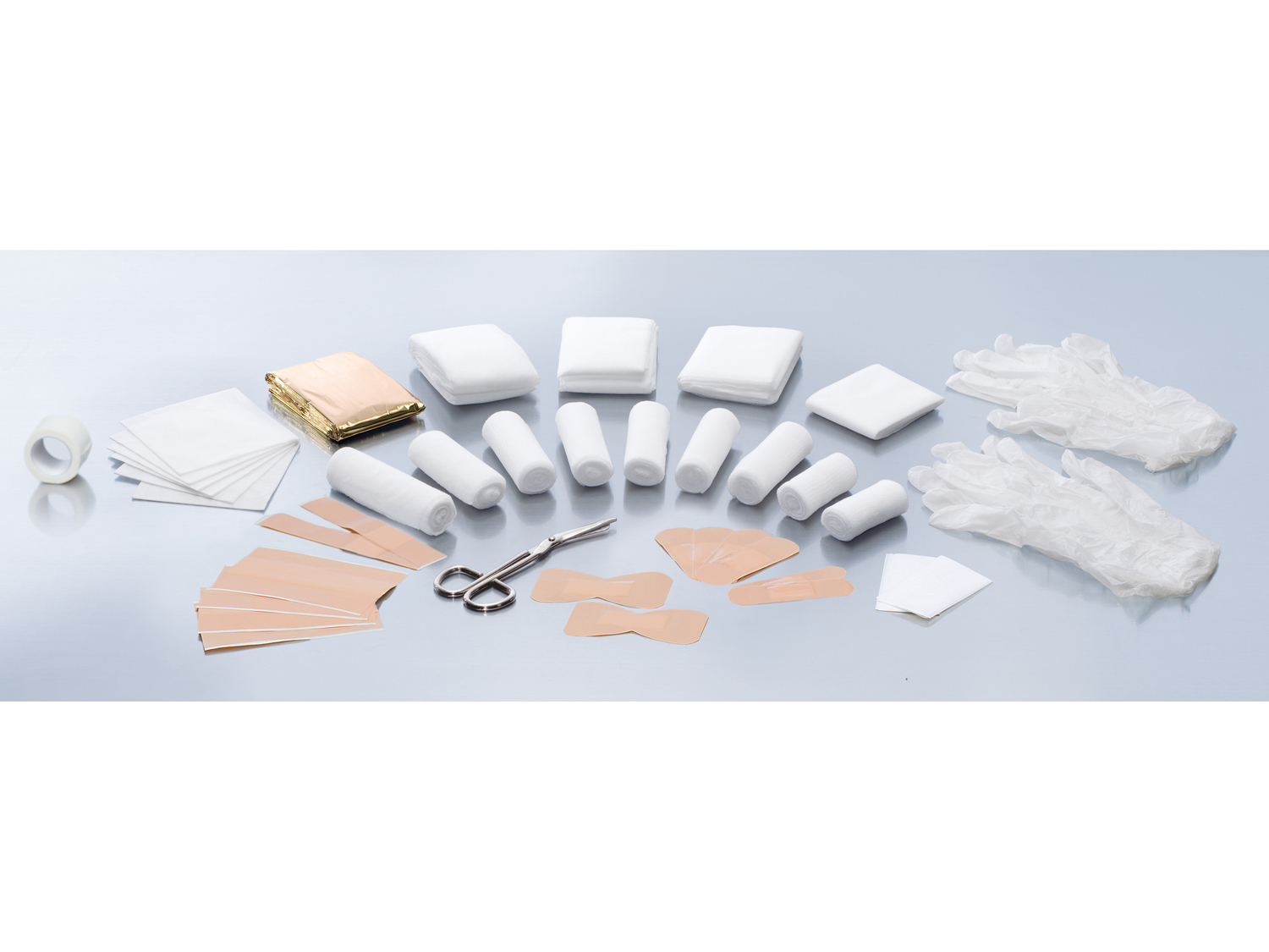 Kit primo soccorso per auto Sensiplast, prezzo 6.99 € 
44 pezzi 
- Assortimento ...