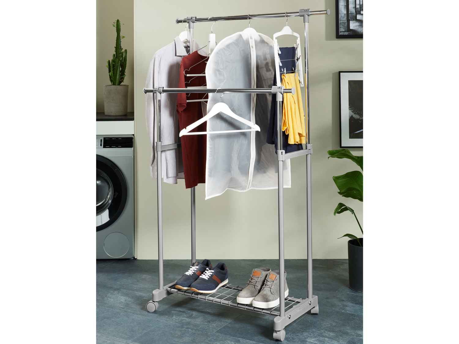 Stander appendiabiti doppio con rotelle Livarno Living, prezzo 19.99 € ...