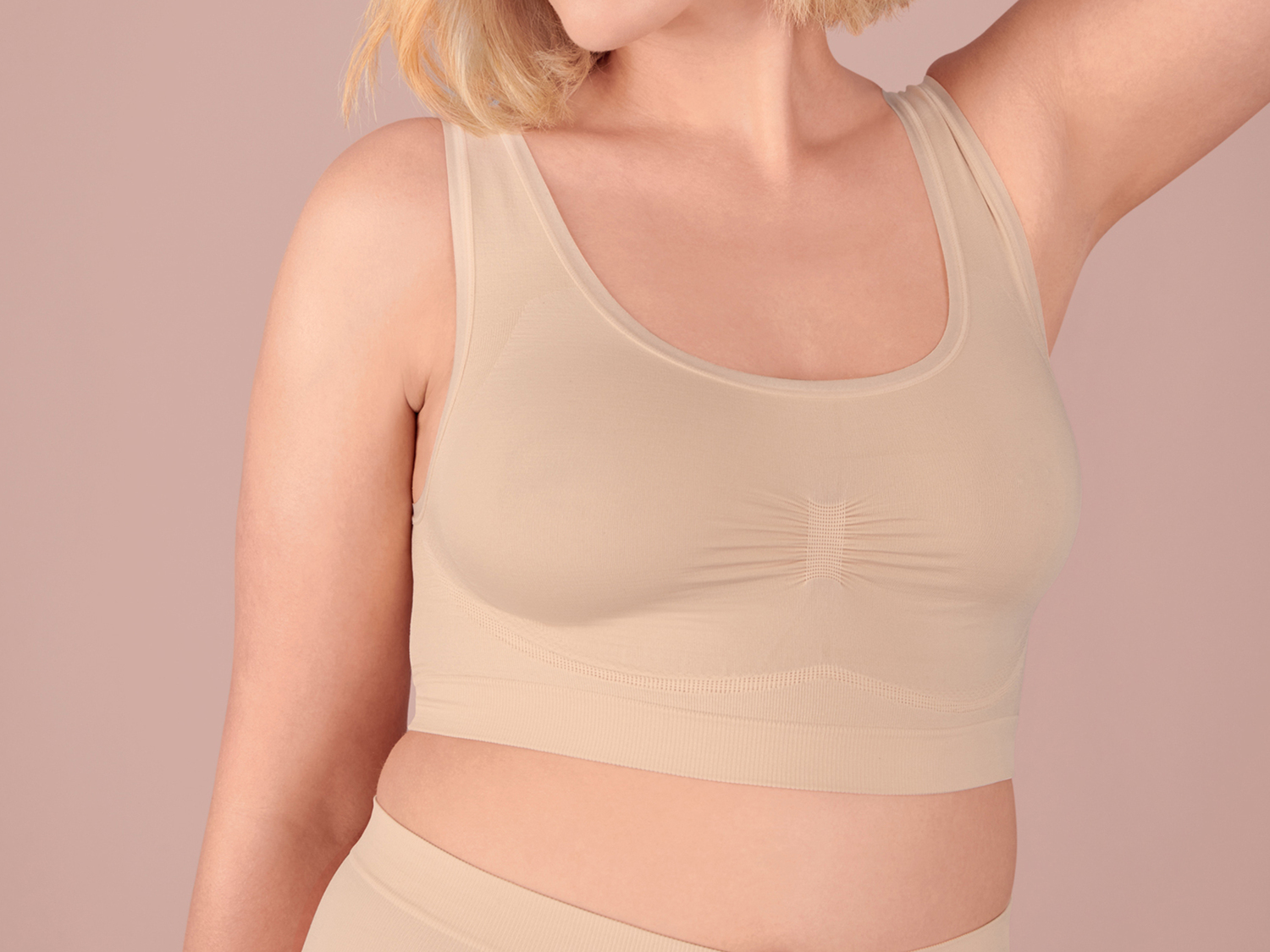 Reggiseno modellante Esmara, prezzo 6.99 €
Misure: S-XL
- Con sostegno ...