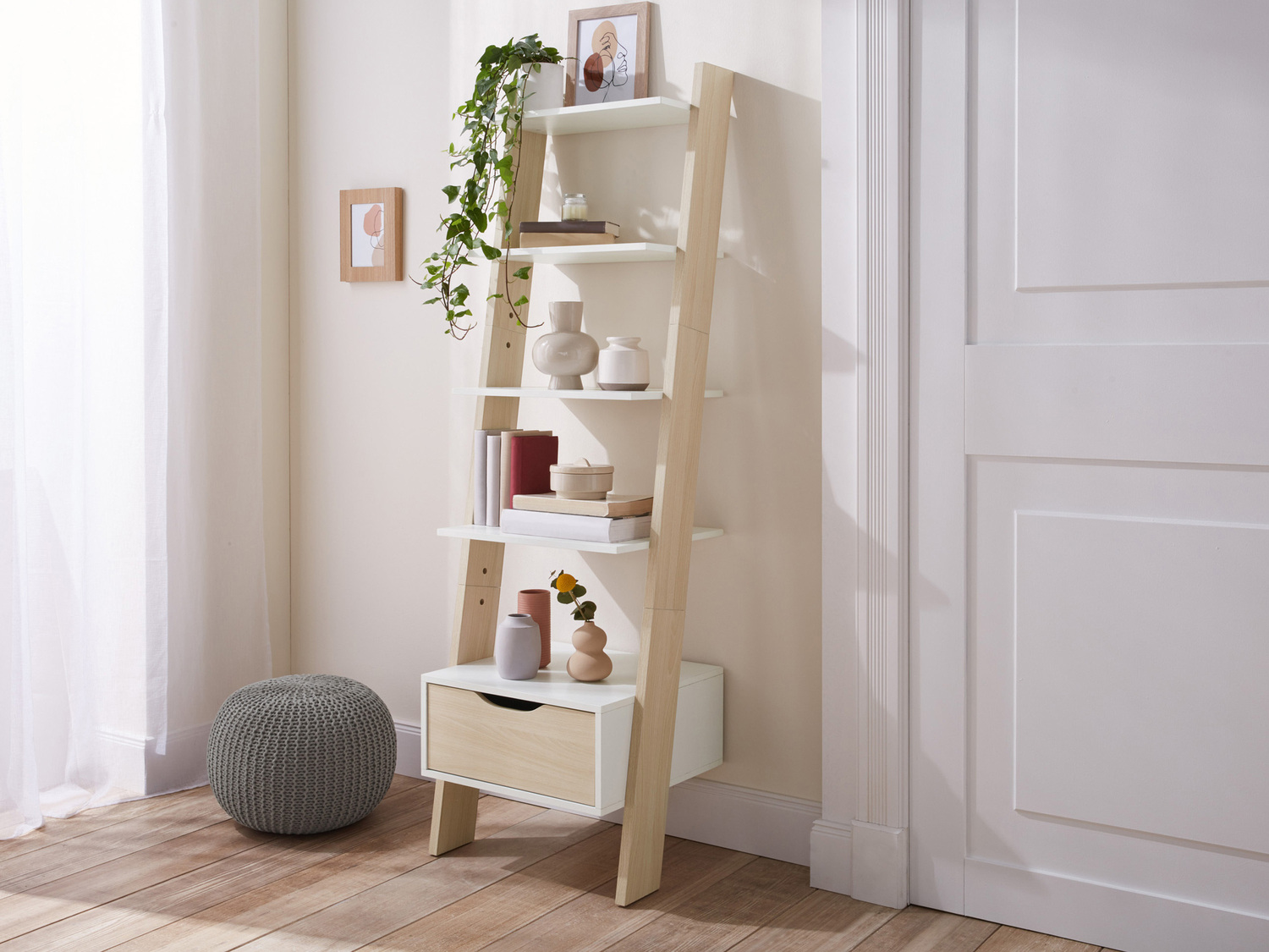 Scaffale con cassetto Livarno Living, prezzo 64.00 €
- In simil betulla con ...