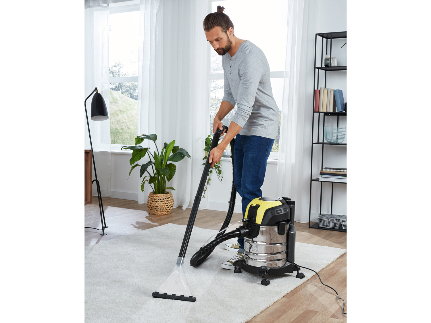 Aspirapolvere 2 in 1 Parkside, prezzo 79.00 €
- Con tubo integrato per ...
