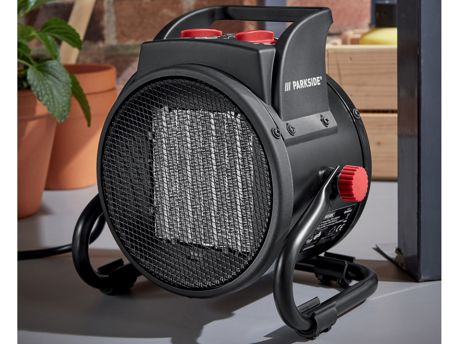 Generatore di aria calda Parkside, prezzo 29.99 €
- Termostato regolabile e ...
