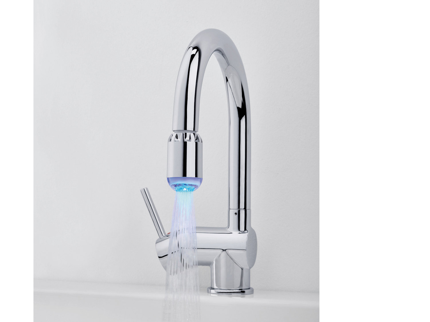 Riduttore di flusso a LED Miomare, prezzo 4.99 €
- Per tutti i rubinetti ...
