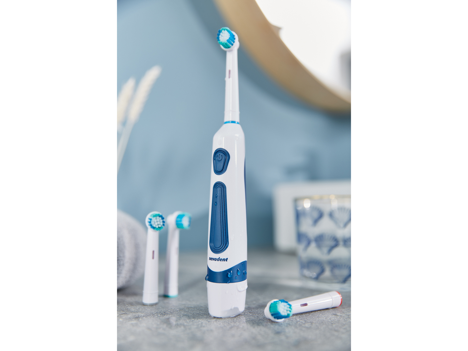 Spazzolino da denti a batteria Nevadent, prezzo 6.99 €
- Timer da 2 minuti ...