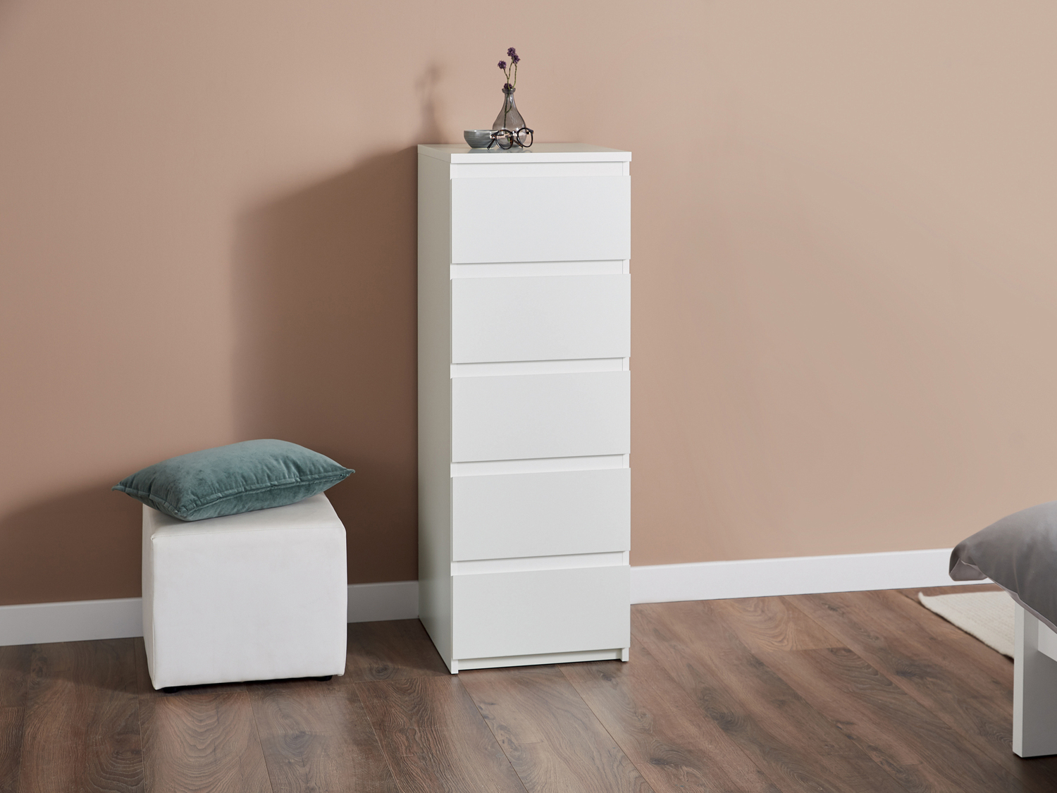 Mobiletto 5 cassetti Livarno Living, prezzo 79.00 €
- Materiale di montaggio ...