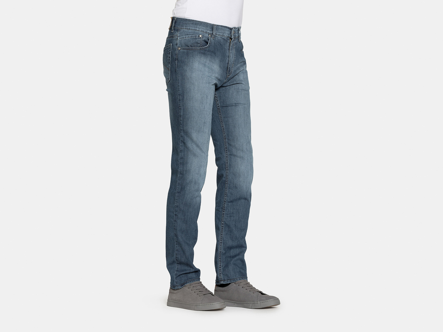 Jeans da uomo Carrera, prezzo 29.99 €
Misure: 46-56
- Modello 700-941A
Taglie ...