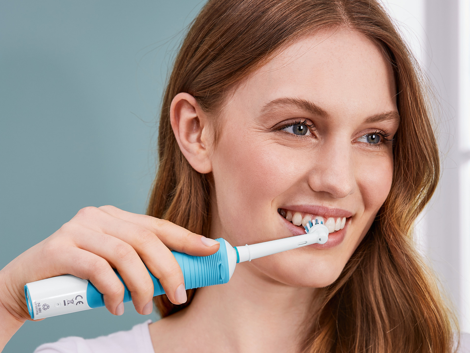 Spazzolino da denti elettrico Oral-b, prezzo 14.99 €
- Con timer per ...