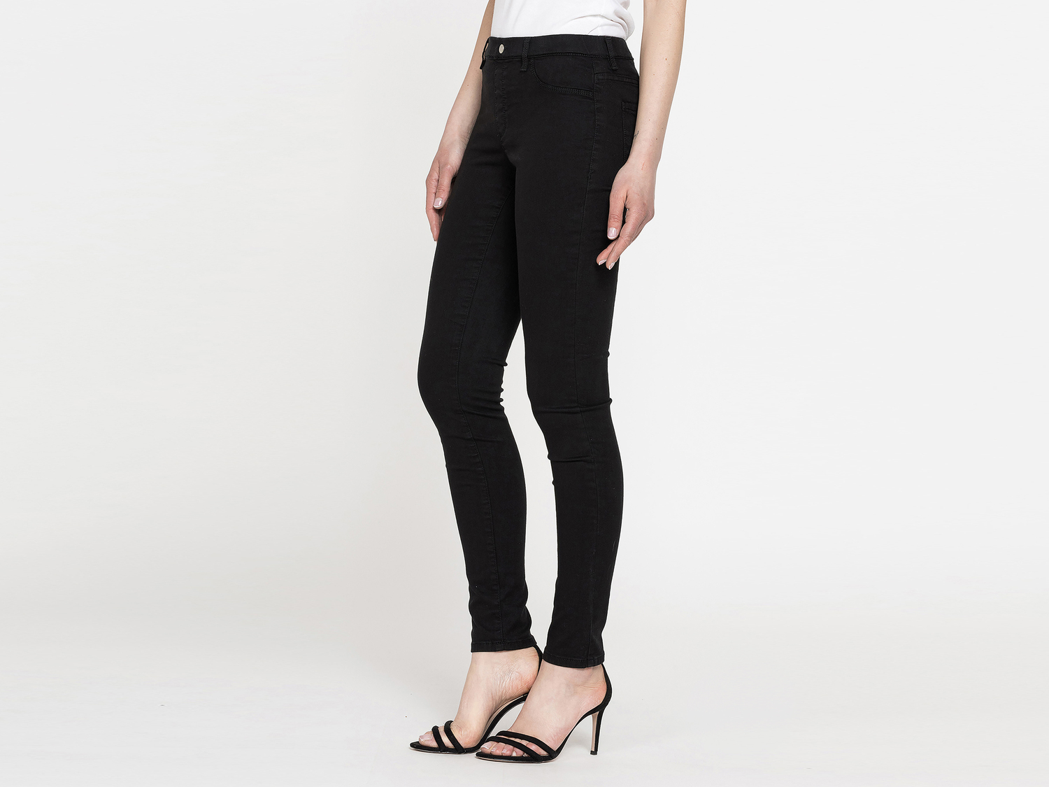 Leggjeans da donna Carrera, prezzo 19.99 €
Misure: S-XL
- Modello 767l
- ...