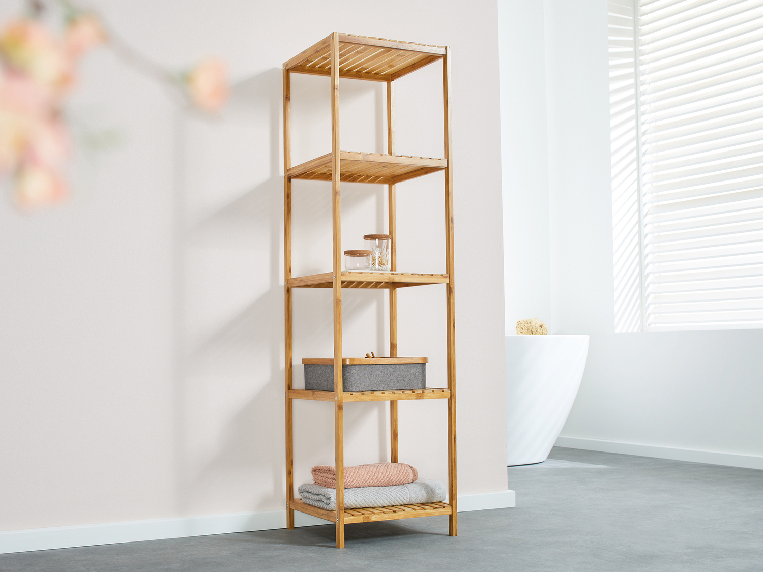Scaffale a 5 ripiani in bambù Livarno, prezzo 44.00 €
- Adatto ad ambienti ...