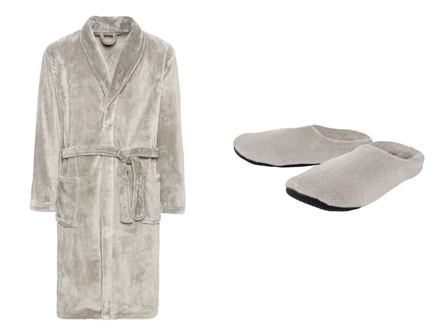 Set accappatoio con pantofole Livarno, prezzo 19.99 €
Misure: S-XL
- ...
