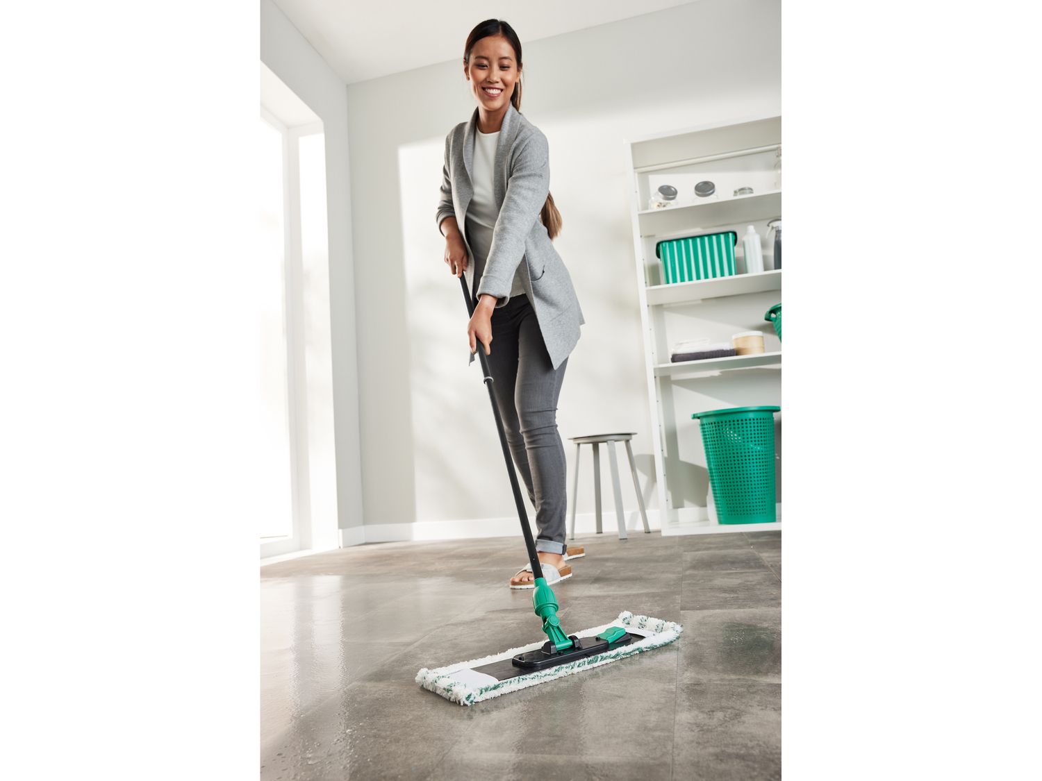 Lavapavimenti con manico telescopico AquaPur, prezzo 8.99 &#8364; 
- 98% plastica ...