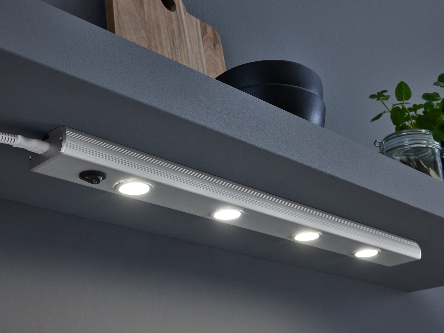 Lampada LED sottopensile Livarno, prezzo 9.99 €
- Dimensioni: 54,5 x ...