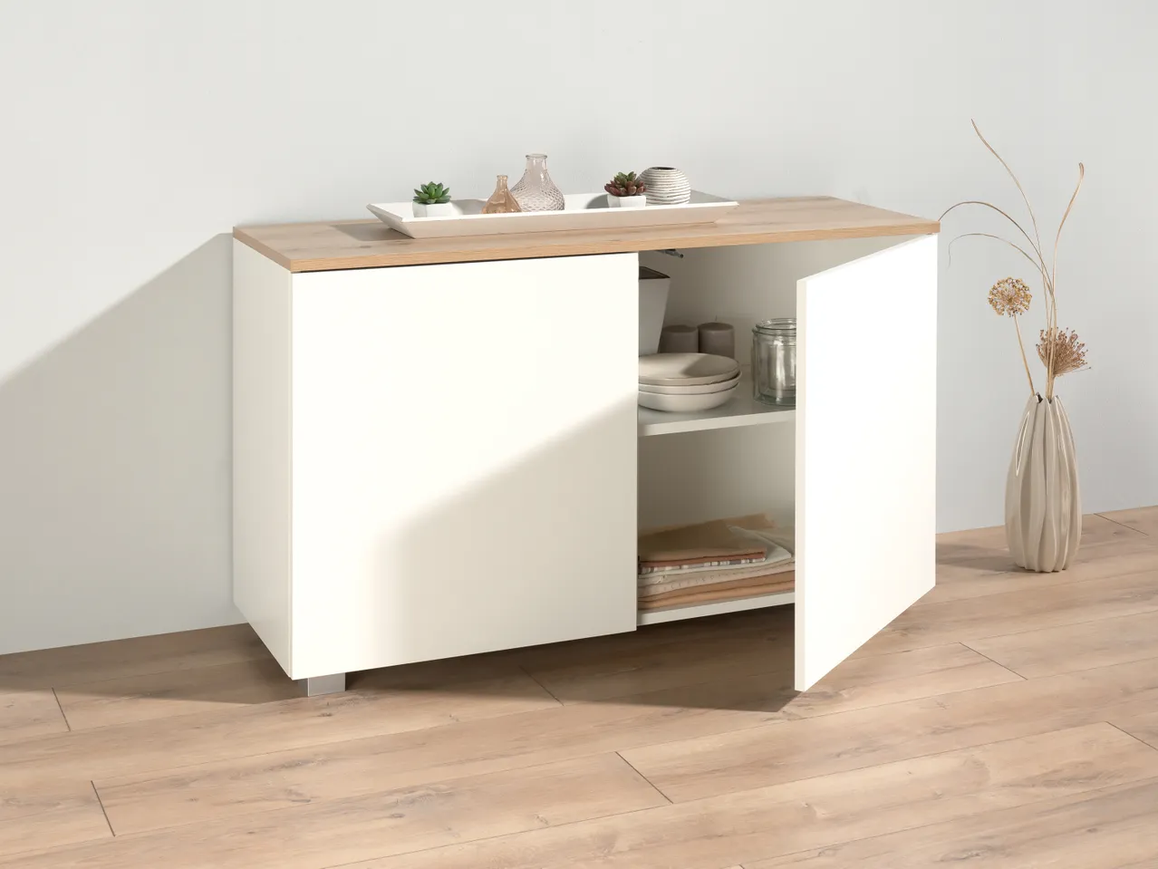 Credenza con 2 ante , prezzo 89 EUR
Credenza con 2 ante
- Ante con sistema push-to-open
- ...
