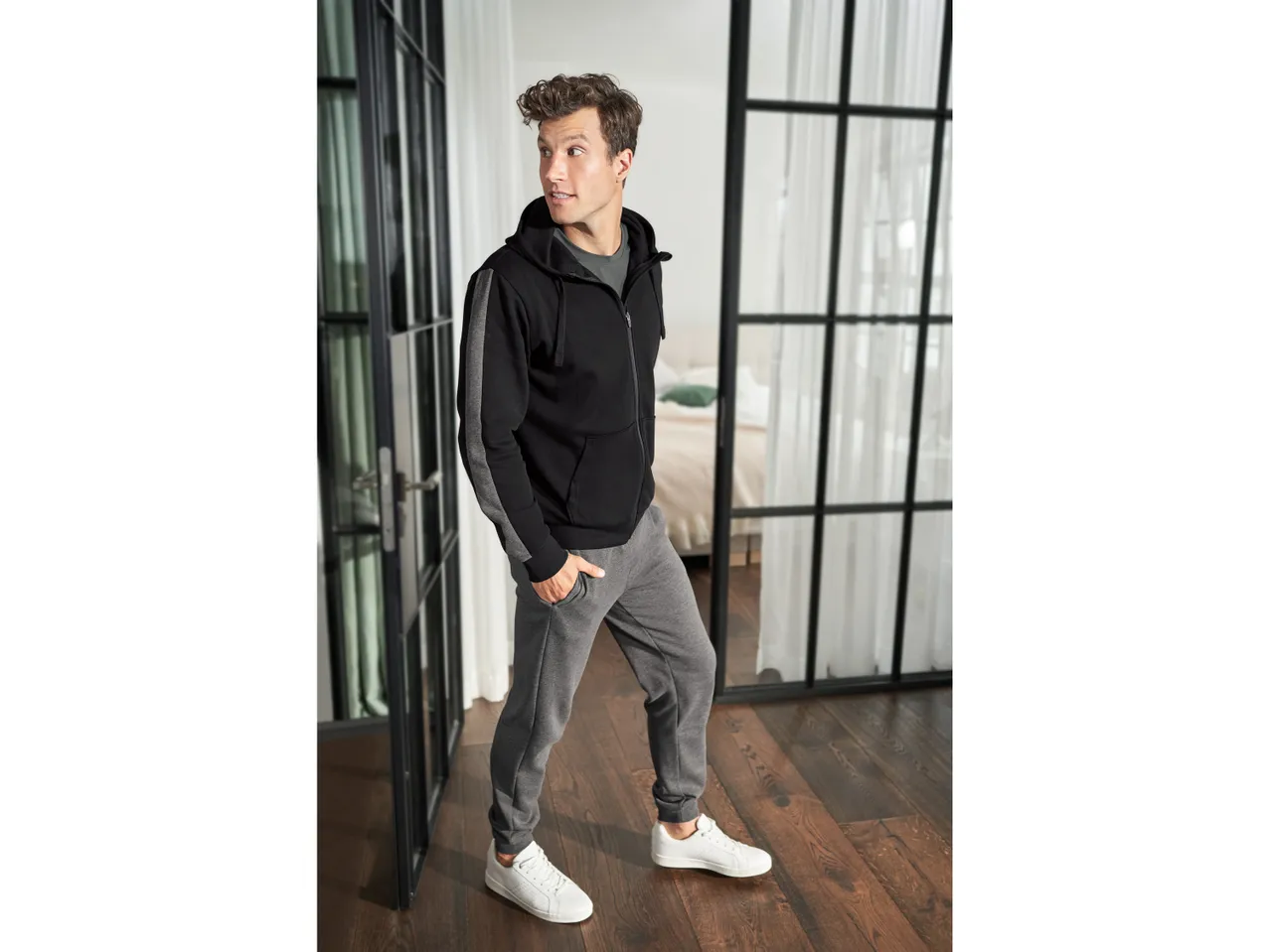 Pantaloni sportivi da uomo , prezzo 8.99 EUR