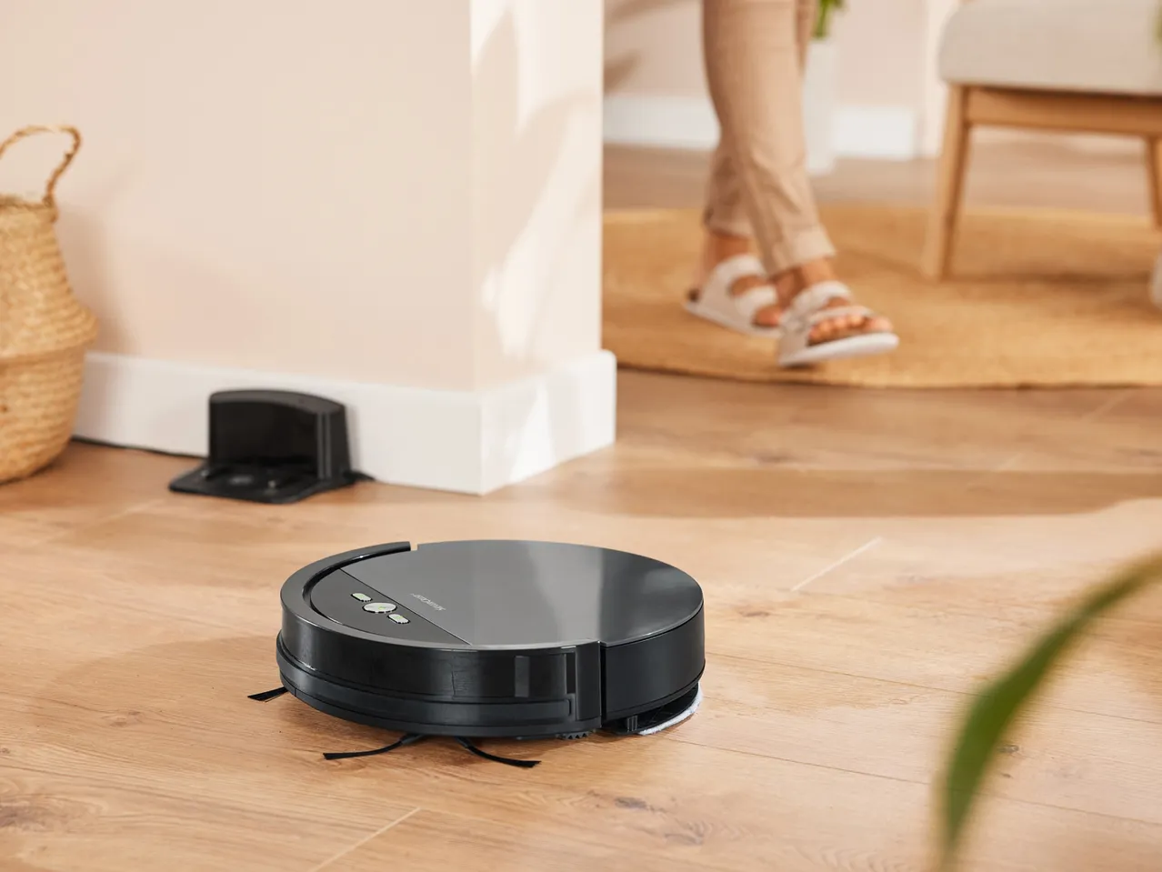 Robot aspirapolvere lavapavimenti , prezzo 149 EUR 
Robot aspirapolvere lavapavimenti ...