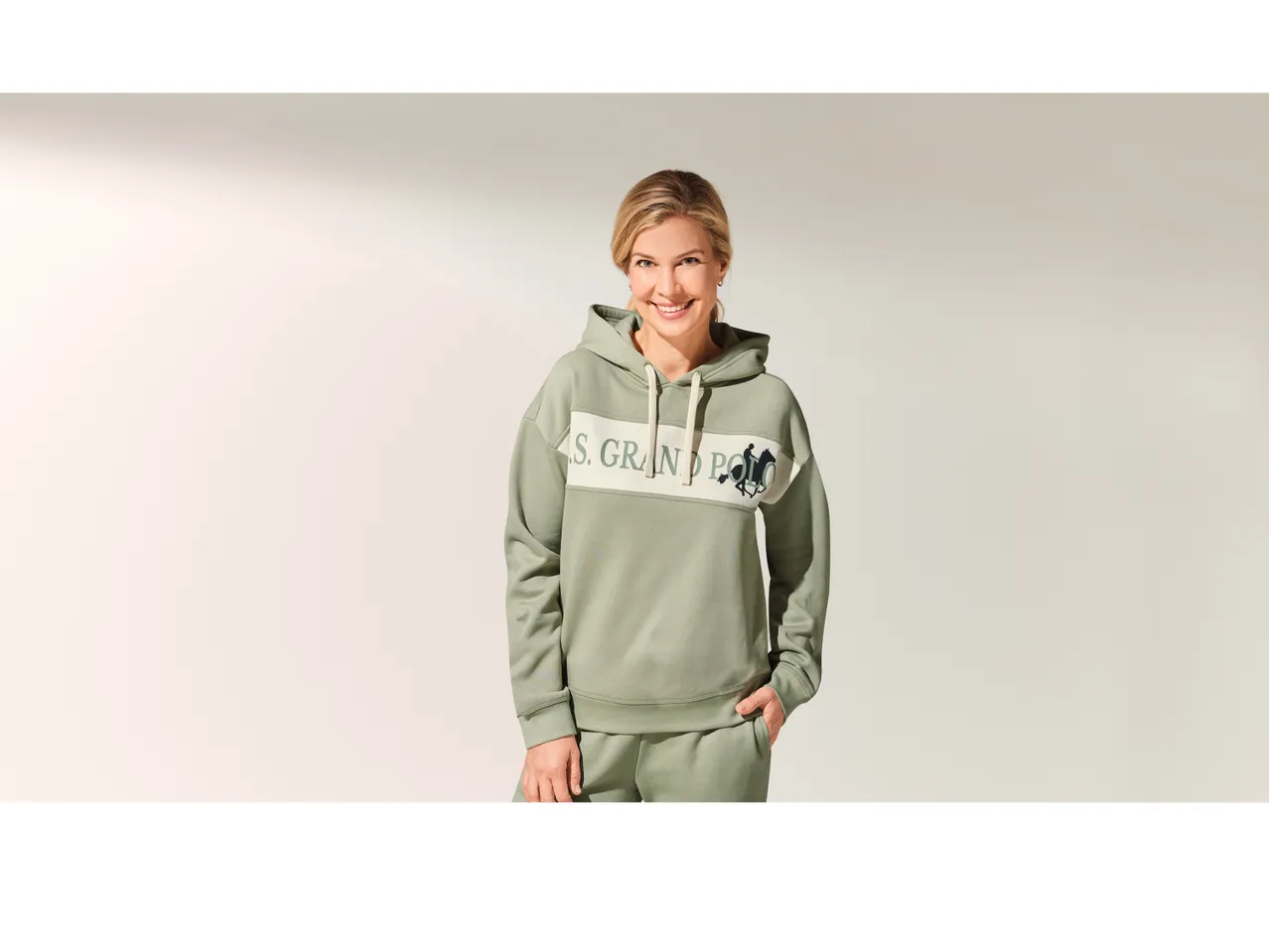 Felpa da donna , prezzo 12.99 EUR
Felpa da donna Misure: S-XL
- Con interno felpato