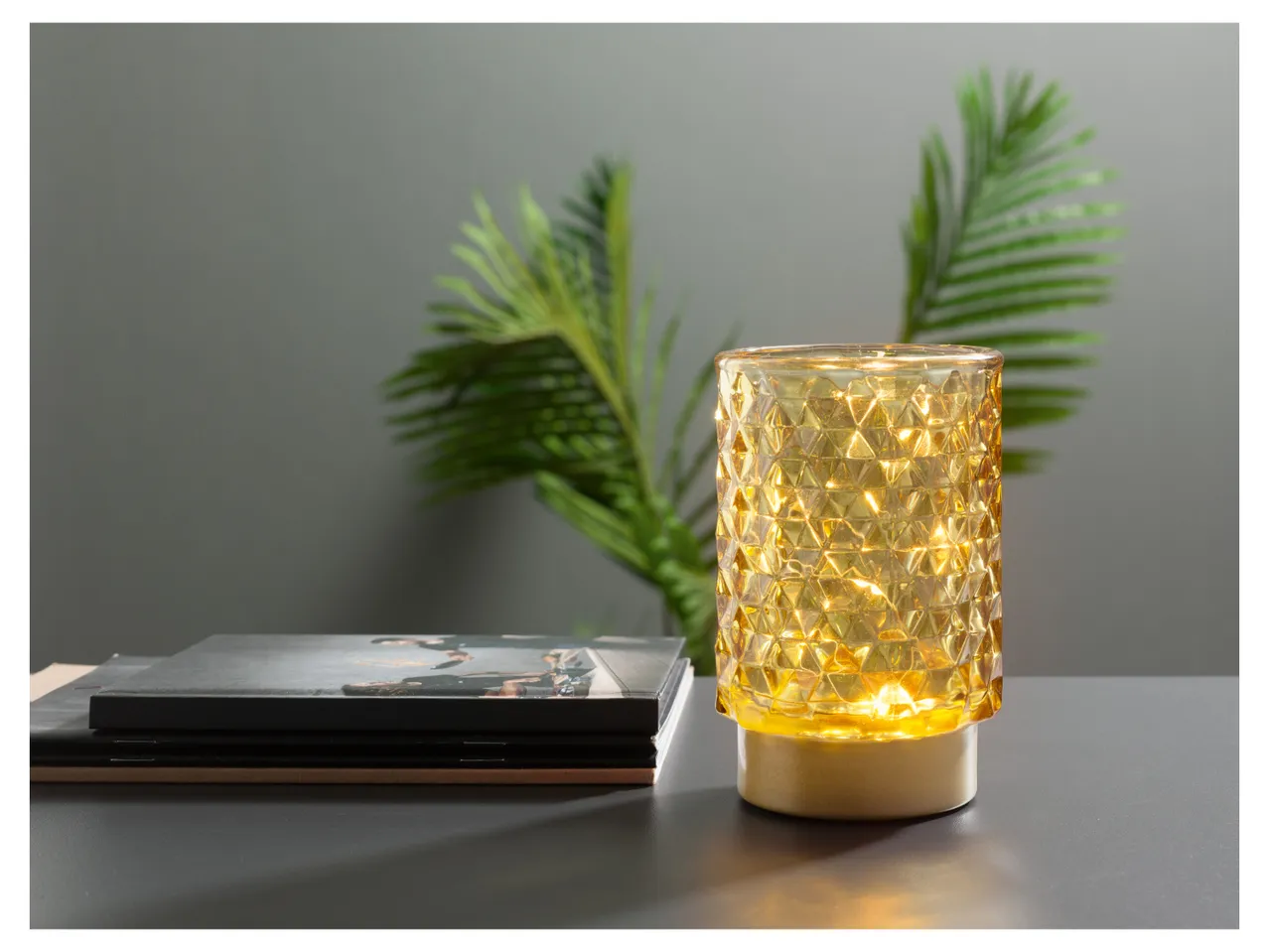 Lampada LED da tavolo , prezzo 7.99 EUR
Lampada LED da tavolo
- Funzionamento ...