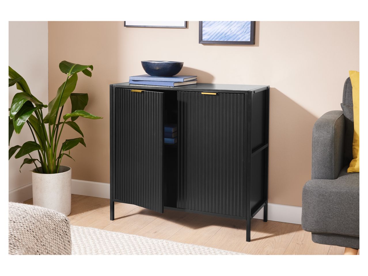 Mobiletto con 2 ante , prezzo 79 EUR
Mobiletto con 2 ante
- Dimensioni 80,8 x ...