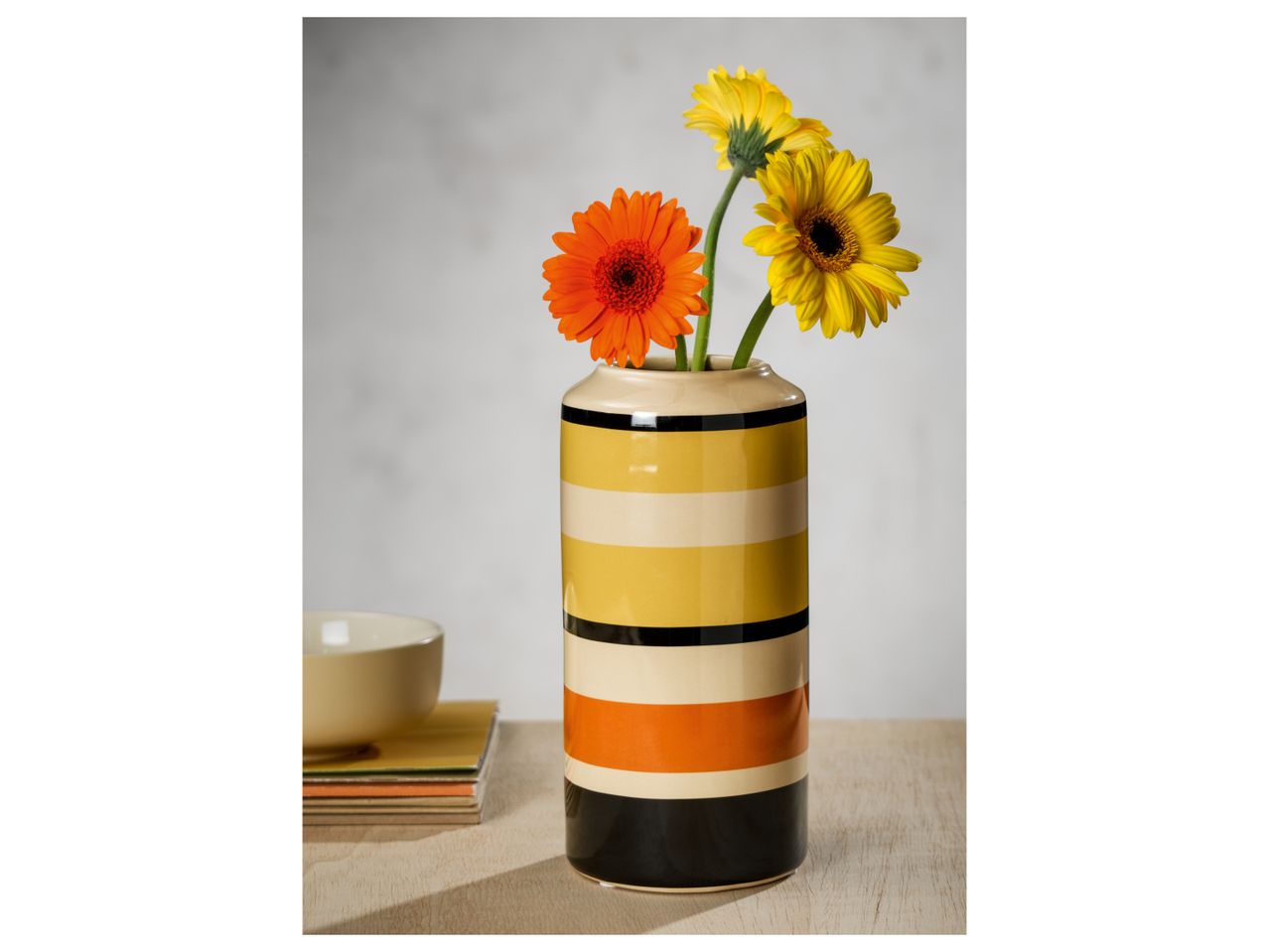 Vaso in ceramica , prezzo 4.99 EUR 
Vaso in ceramica 
Dimensioni
- 18 x 6,5 x 20 ...