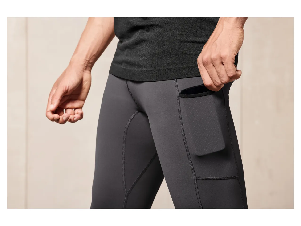 Pantaloni sportivi da uomo , prezzo 12.99 EUR
