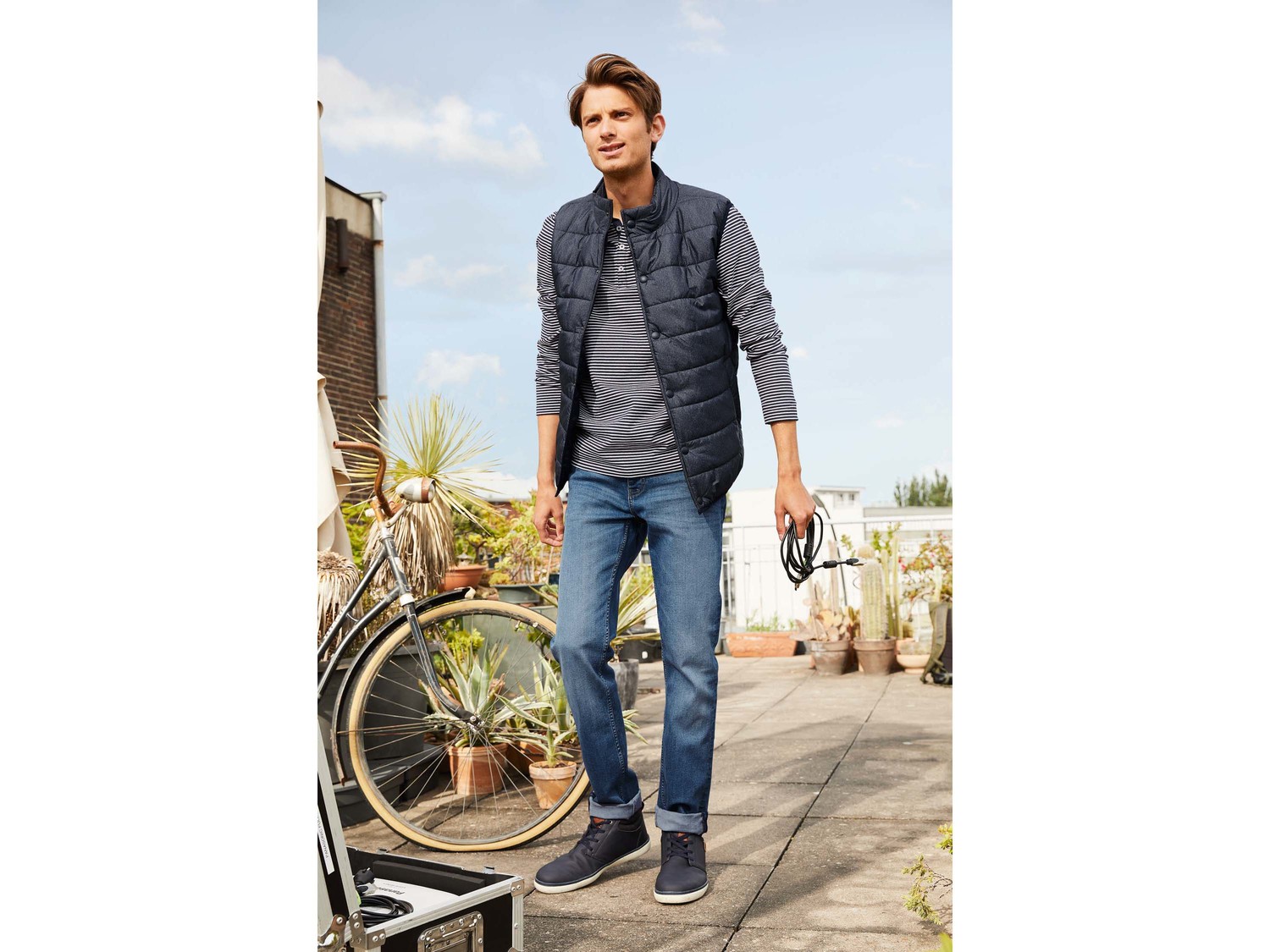Gilet imbottito Livergy, prezzo 14.99 €
- Materiale esterno idrorepellente ...