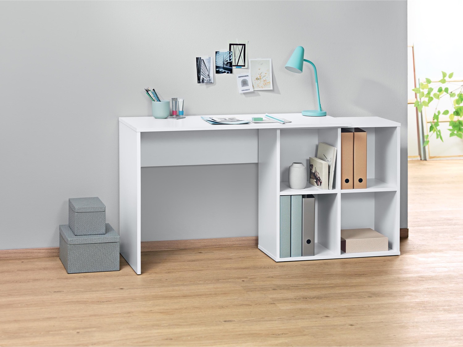 Scrivania con scaffale Livarno Living, prezzo 69.00 €
- Tavolo e scaffale ...