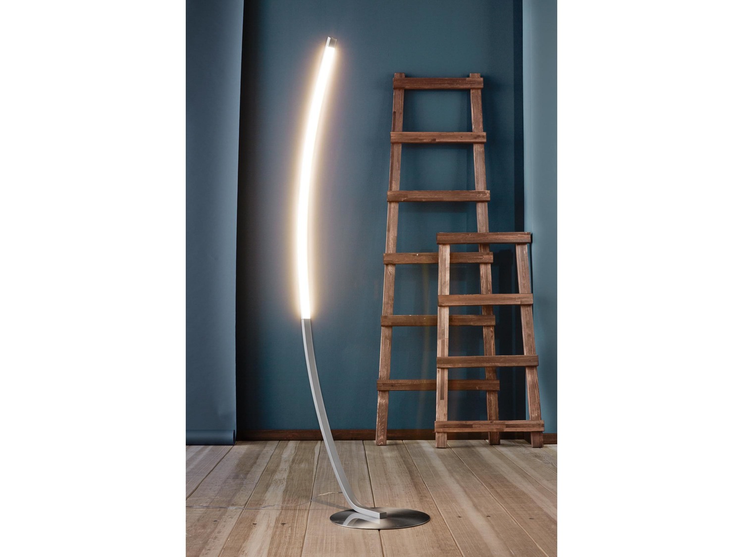 Piantana LED Design Livarno Lux, prezzo 29.99 €
- Dimmer tattile continuo ...