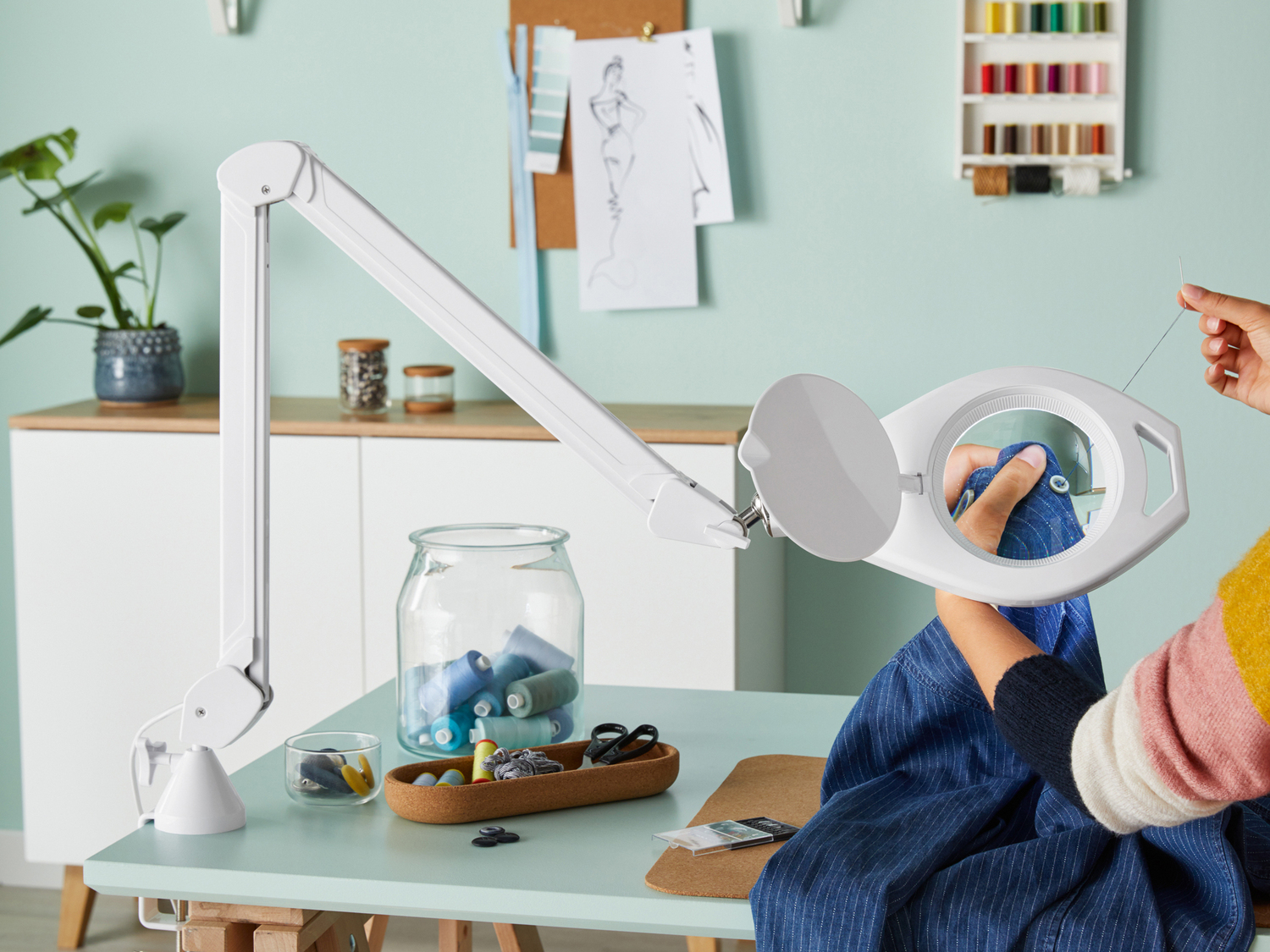 Lente dingrandimento con LED Livarno Lux, prezzo 24.99 €
- Lente in vetro da ...