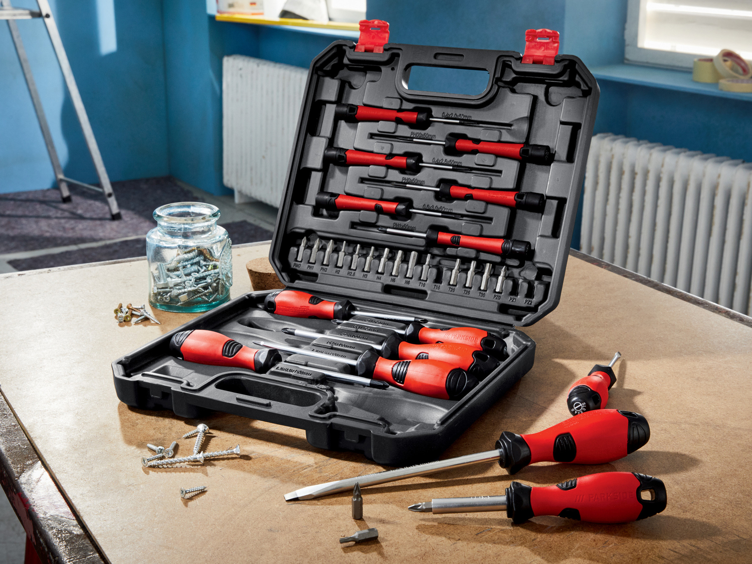 Set cacciaviti Parkside, prezzo 8.99 € 
32 pezzi 
- In pratica valigetta di ...