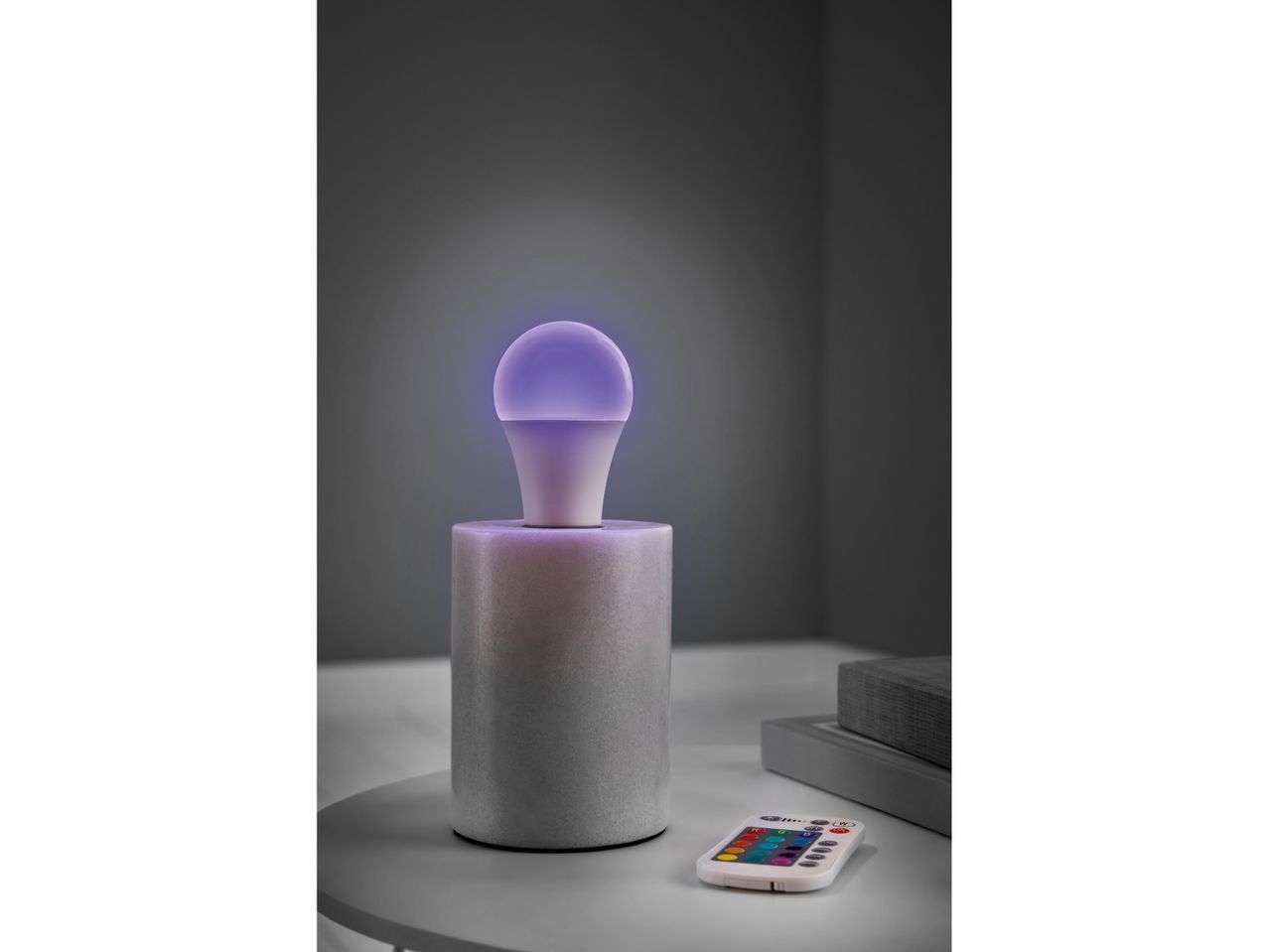 Lampadina multicolore a LED , prezzo 4.99 EUR
Lampadina multicolore a LED
- Illuminazione ...