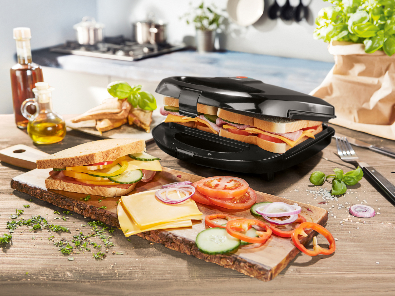 Tostiera Silvercrest Kitchen Tools, prezzo 11.99 €
- Per preparare contemporaneamente
- ...