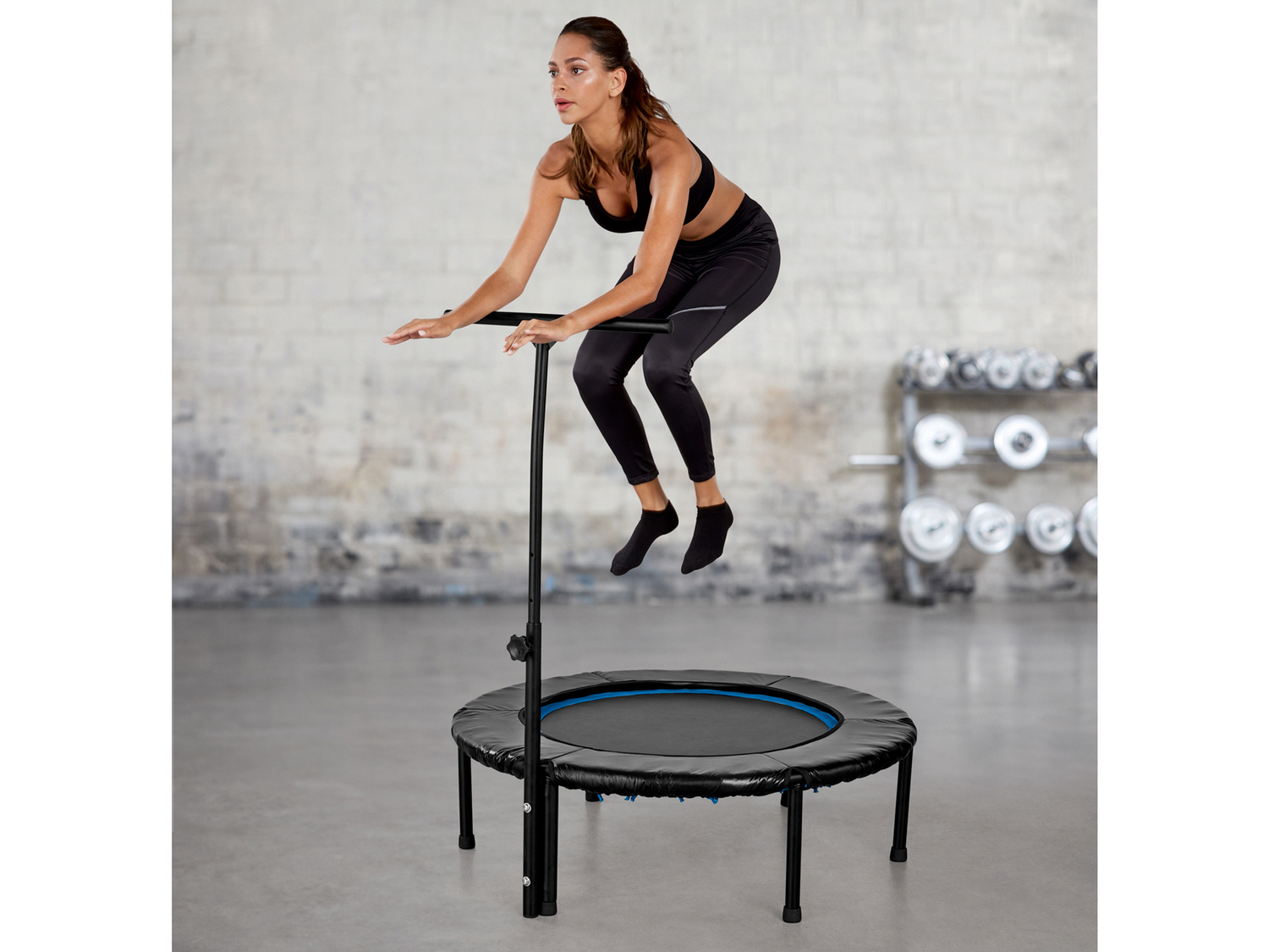 Trampolino con manico a T Crivit, prezzo 79.00 €
- DVD per esercizi incluso
- ...