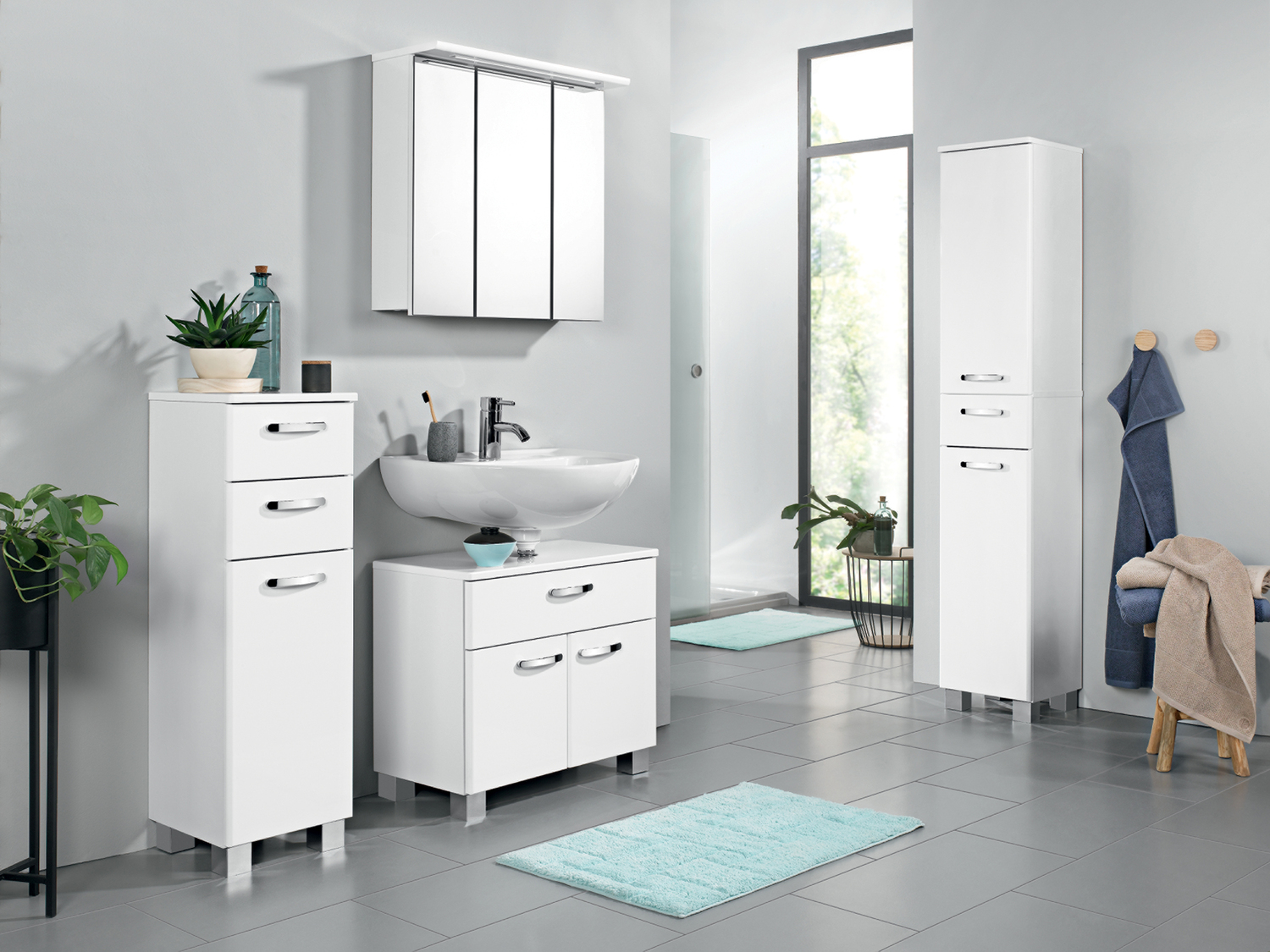 Mobiletto sottolavabo Livarno Living, prezzo 65.00 €
- Con incavo per sifone ...