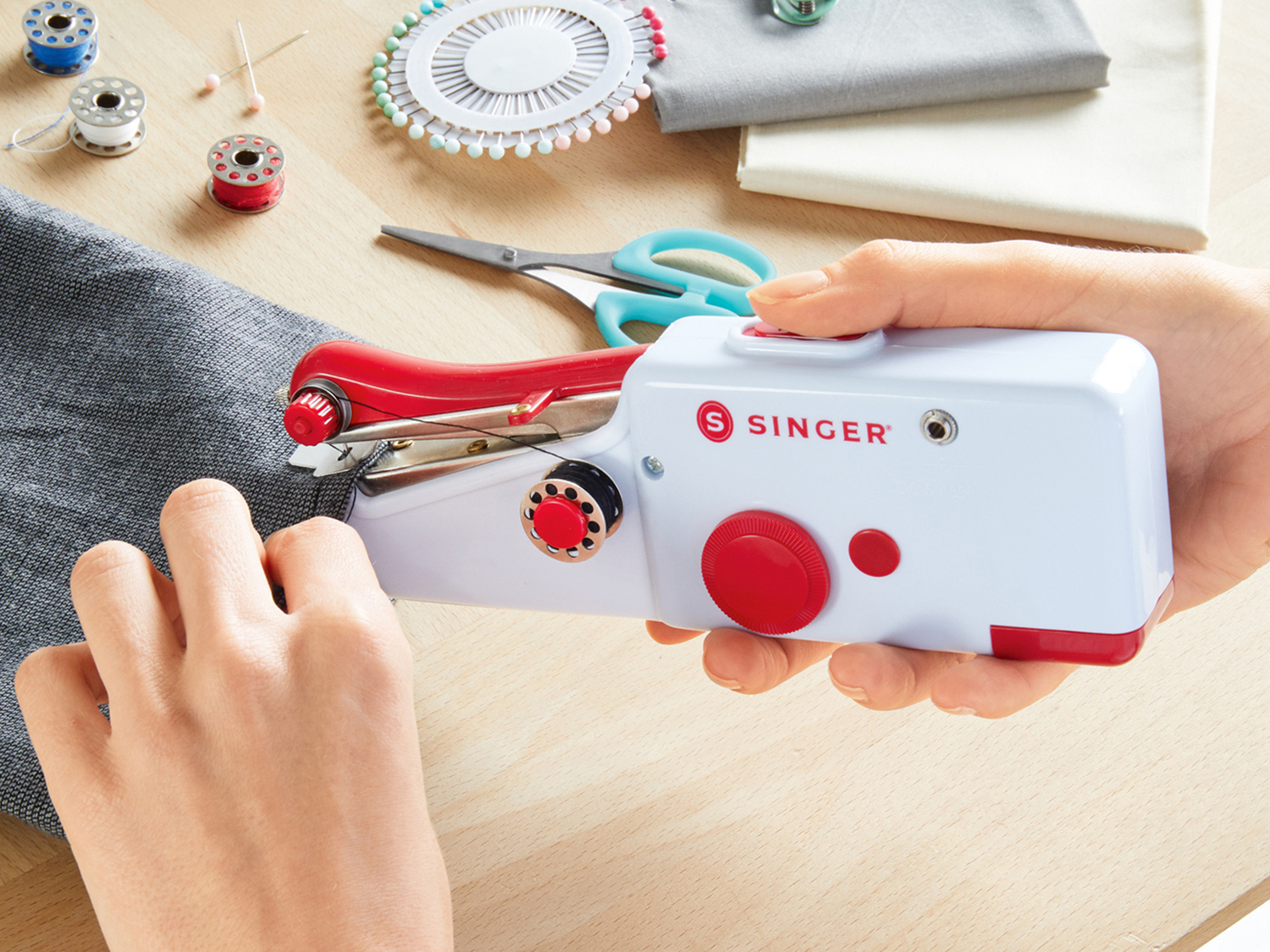 Macchina da cucire portatile Singer, prezzo 17.99 €
- Per qualsiasi lavoro di ...