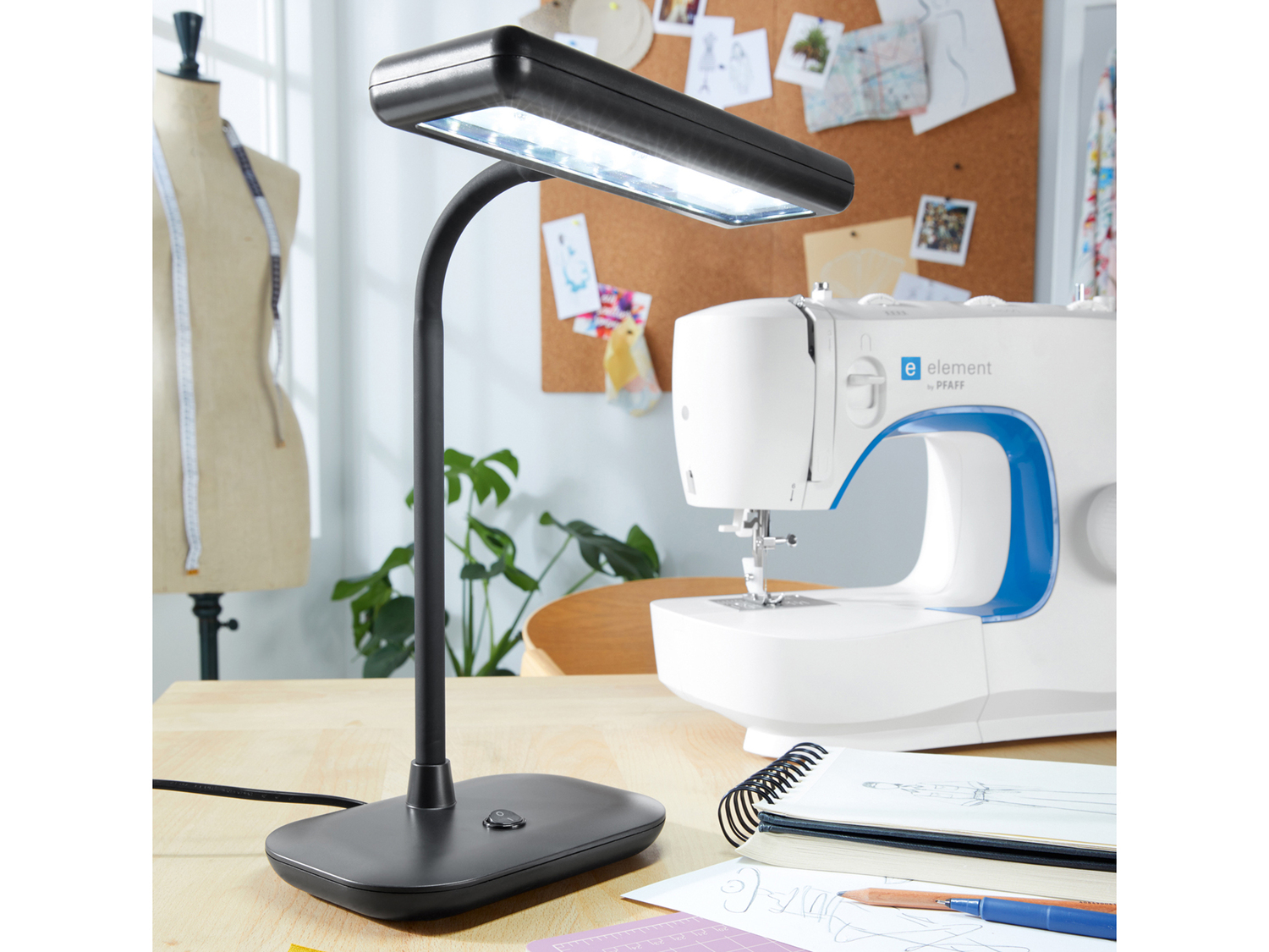 Lampada LED da tavolo Livarno Lux, prezzo 14.99 €
- Con collo flessibile
- ...